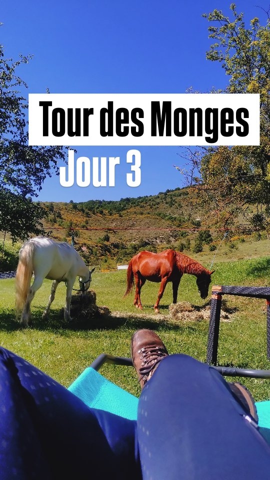 Troisième jour sur le Tour des Monges en juin !

Je me rends compte que je n'ai toujours pas eu le temps de finir les vidéos de cette randonnée tellement je suis overbookée depuis ! 

C'était vraiment beau et on a vraiment pris le temps de vivre cette fois-ci ! On a aussi un petit peu adapté le tracé sur ce troisième jour pour limiter le dénivelé avalé par les juments et les préserver pour la suite !...

.

#rando #cheval #trekking #provence #horsemanship
