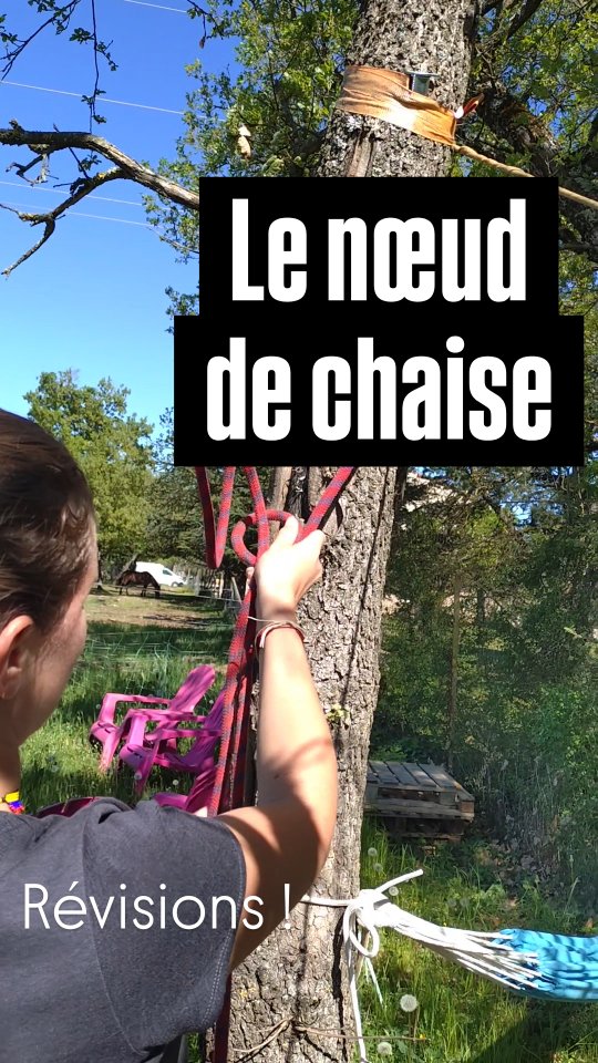 Au début d'une ligne d'attache ou pour attacher un cheval sur la ligne, le nœud de chaise est un incontournable à connaître absolument !

Pour deux raisons : il ne peut pas se défaire seul, plus la pression augmente plus il se serre sur lui-même, mais paradoxalement il est très facile à défaire en commençant par déserrer la boucle du "serpent autour de l'arbre".

Tu veux que je te montre dans une prochaine vidéo ?

.

Moi c'est Vaïana et en ce moment je te donne toutes les petites astuces que j'aurais aimé qu'on me donne avant de commencer la rando avec mon cheval !

#rando #cheval #tips #voyageacheval #equestre